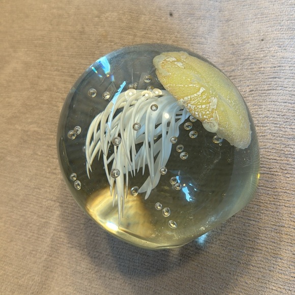 Jelly Fish Art Glass Sculpture Paper Weight - Picture 8 of 9
